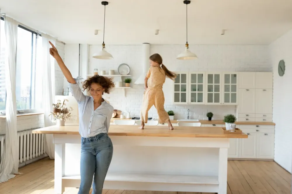 mere-fille-danse-cuisine